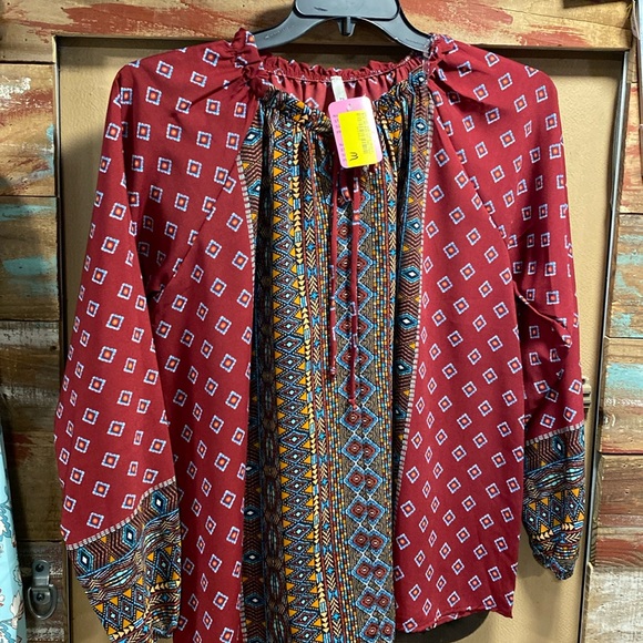 Maroon colored blouse, Aztec, print and diamonds with long sleeve - Picture 1 of 3